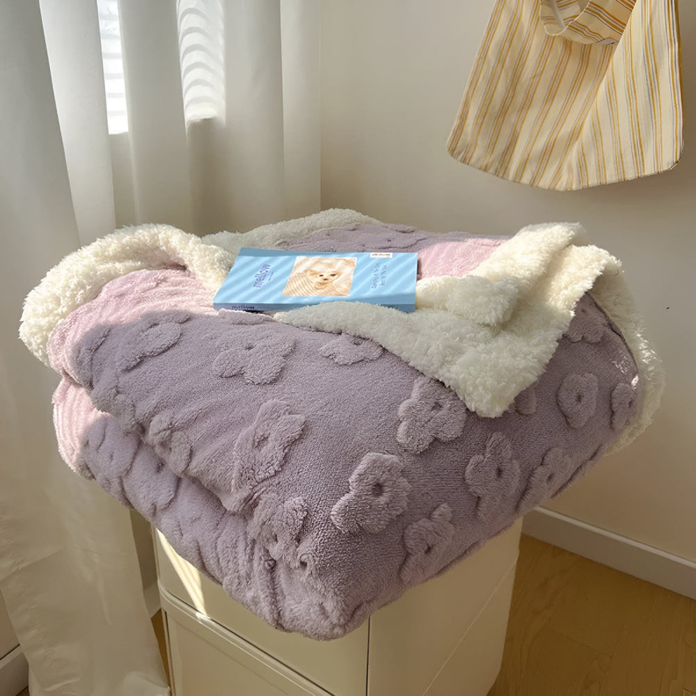 Cozy Plush Sherpa Blanket for All Seasons