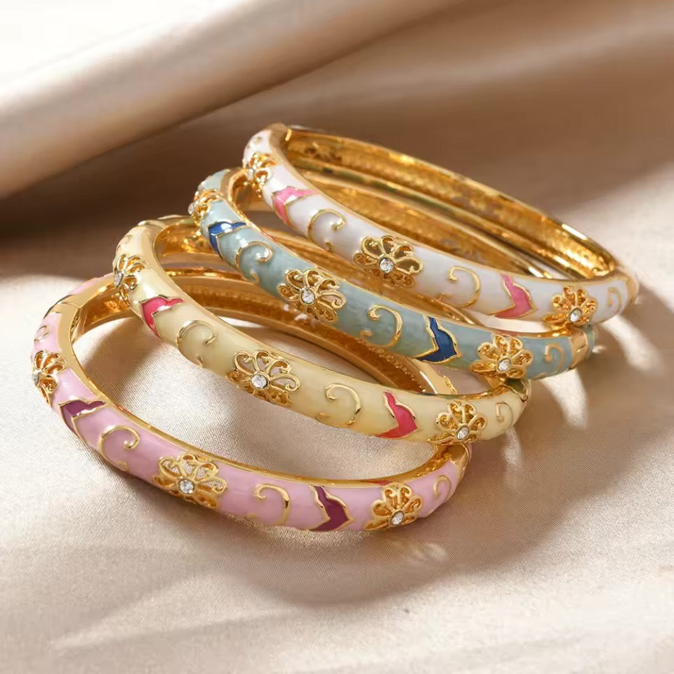Beautiful Flower Bangle Set of 4 - Halri
