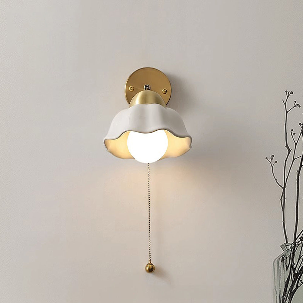 Classic Floral Wall Light - Elegant Home Decor Lamp - Halri