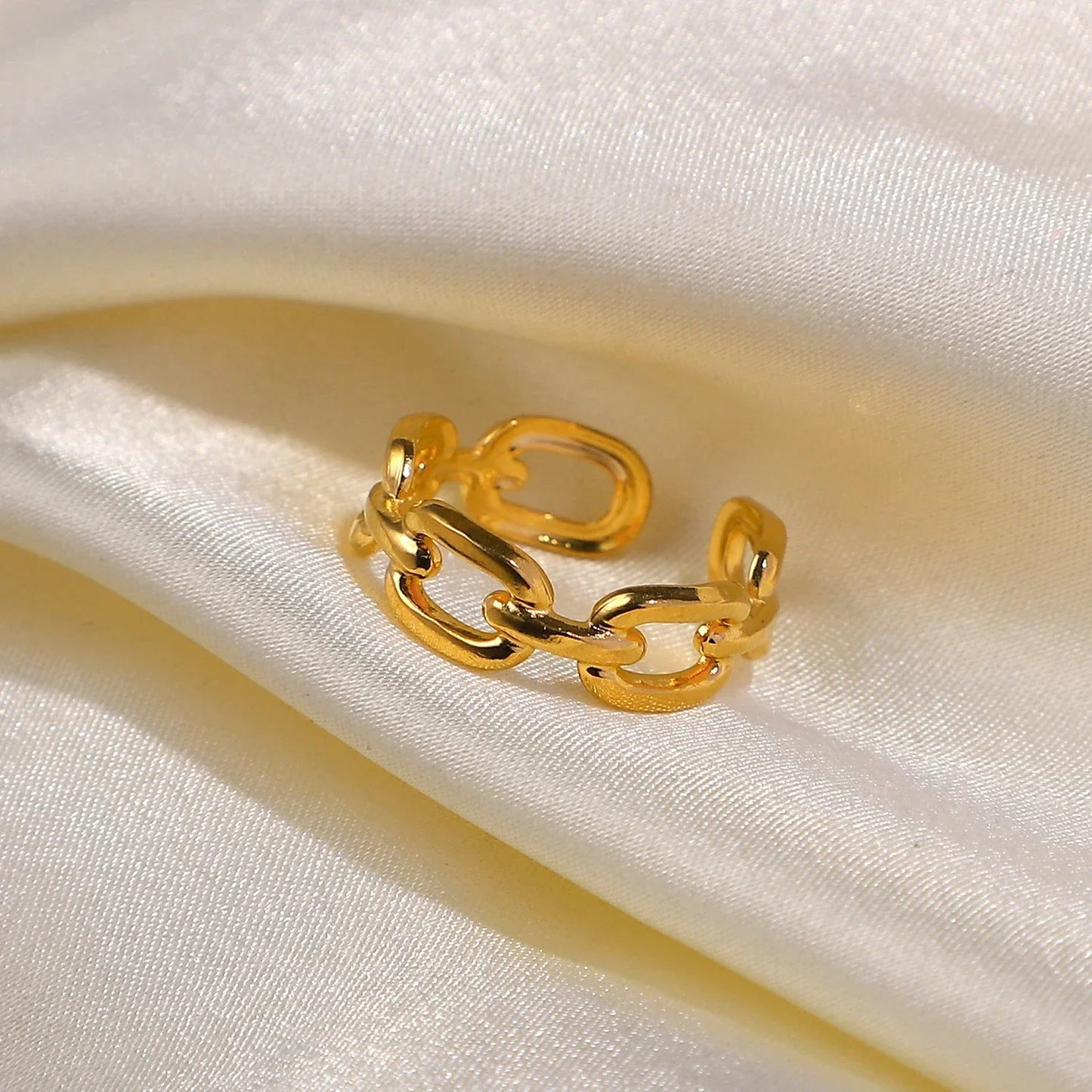 Luxury 18k Gold Adjustable Chain Ring - Halri