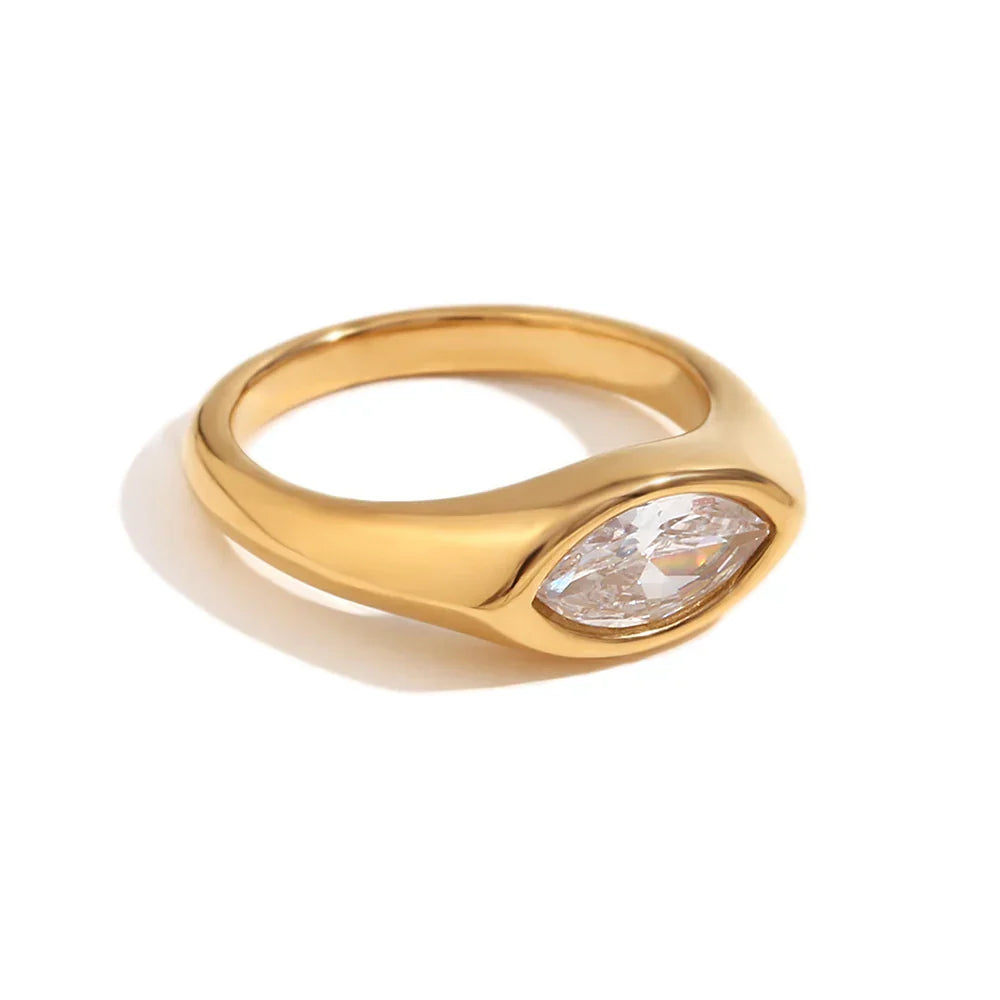 Luxury 18k Gold Oval Diamond Engagement Ring