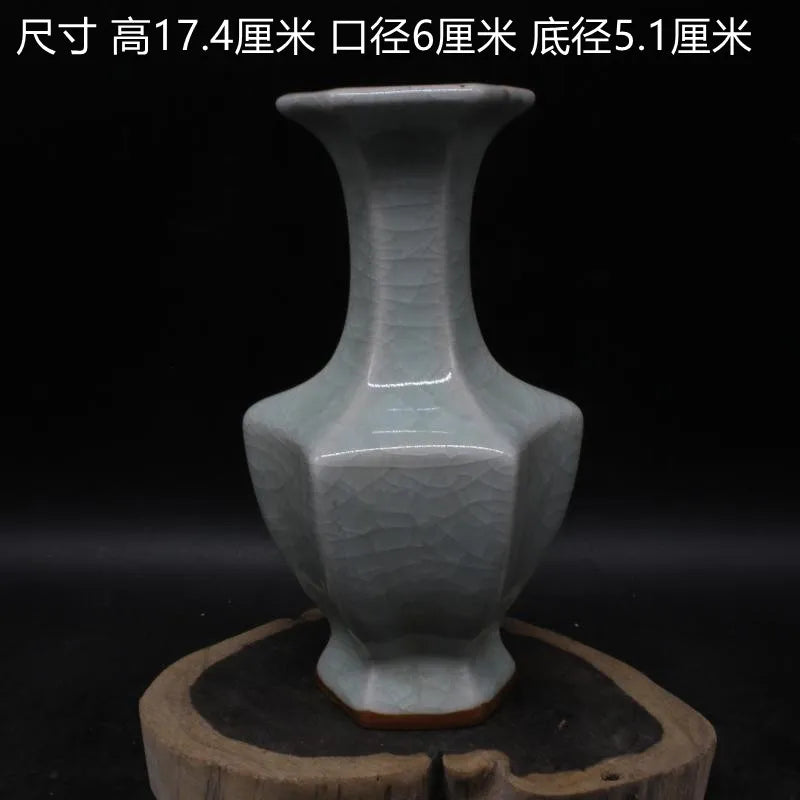 Traditional Chinese Ceramic Decor Vase