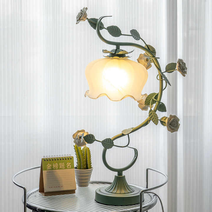 Beautiful Pink Table Lamp Rosa