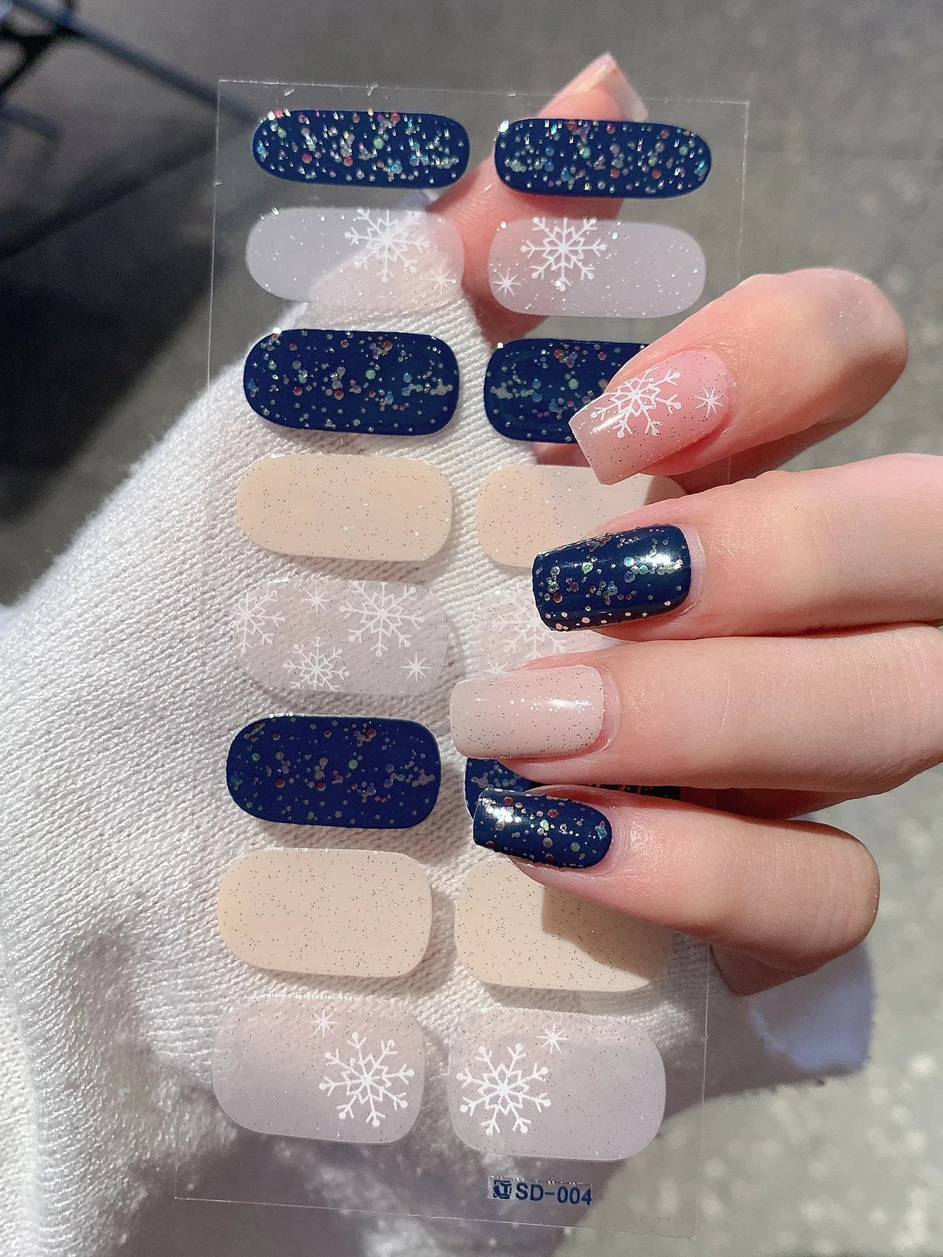 Easy Christmas Nail Art Kit at Home
