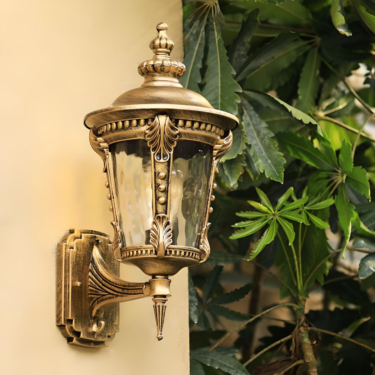 Classic Garden Wall Light Outdoor Fixture - Halri