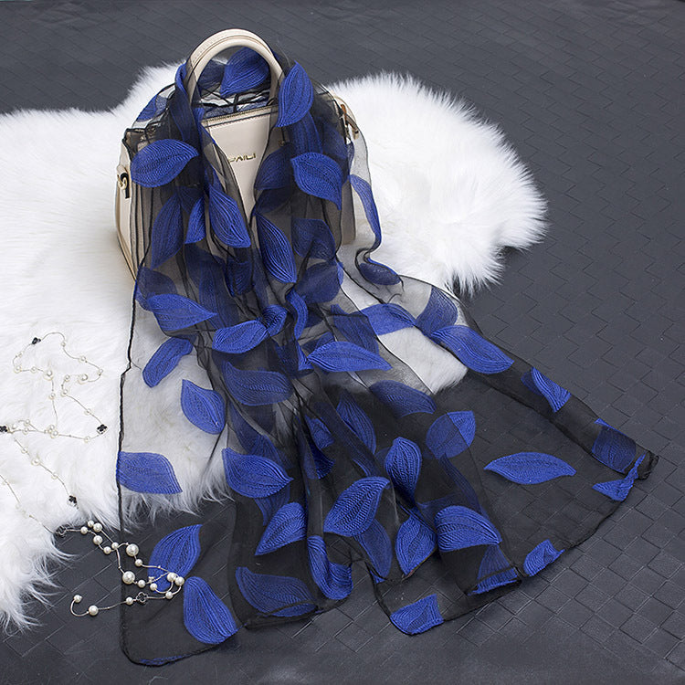 Elegant Lightweight Scarf with Floral Pattern