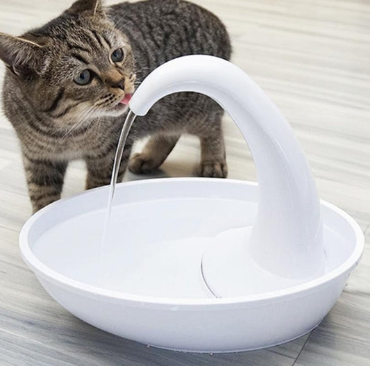 Quiet Pet Water Dispenser with Filter, 1.8L Capacity - Halri