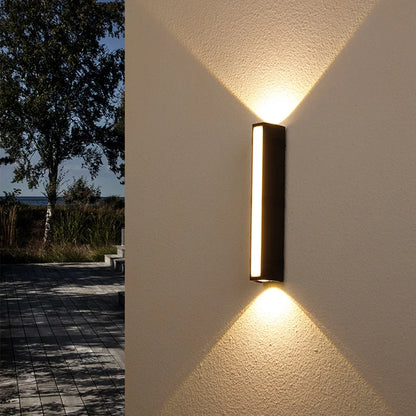 Outdoor LED Wall Lamp Warm White Aluminium Finish - Halri