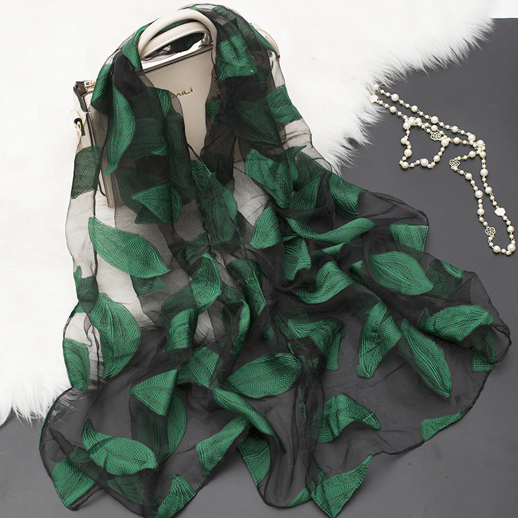 Elegant Lightweight Scarf with Floral Pattern