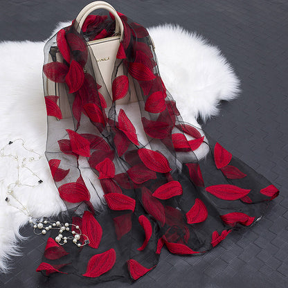 Elegant Lightweight Scarf with Floral Pattern