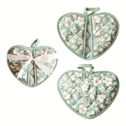 Heat Resistant Oven Mitts Set with Cute Heart Grips