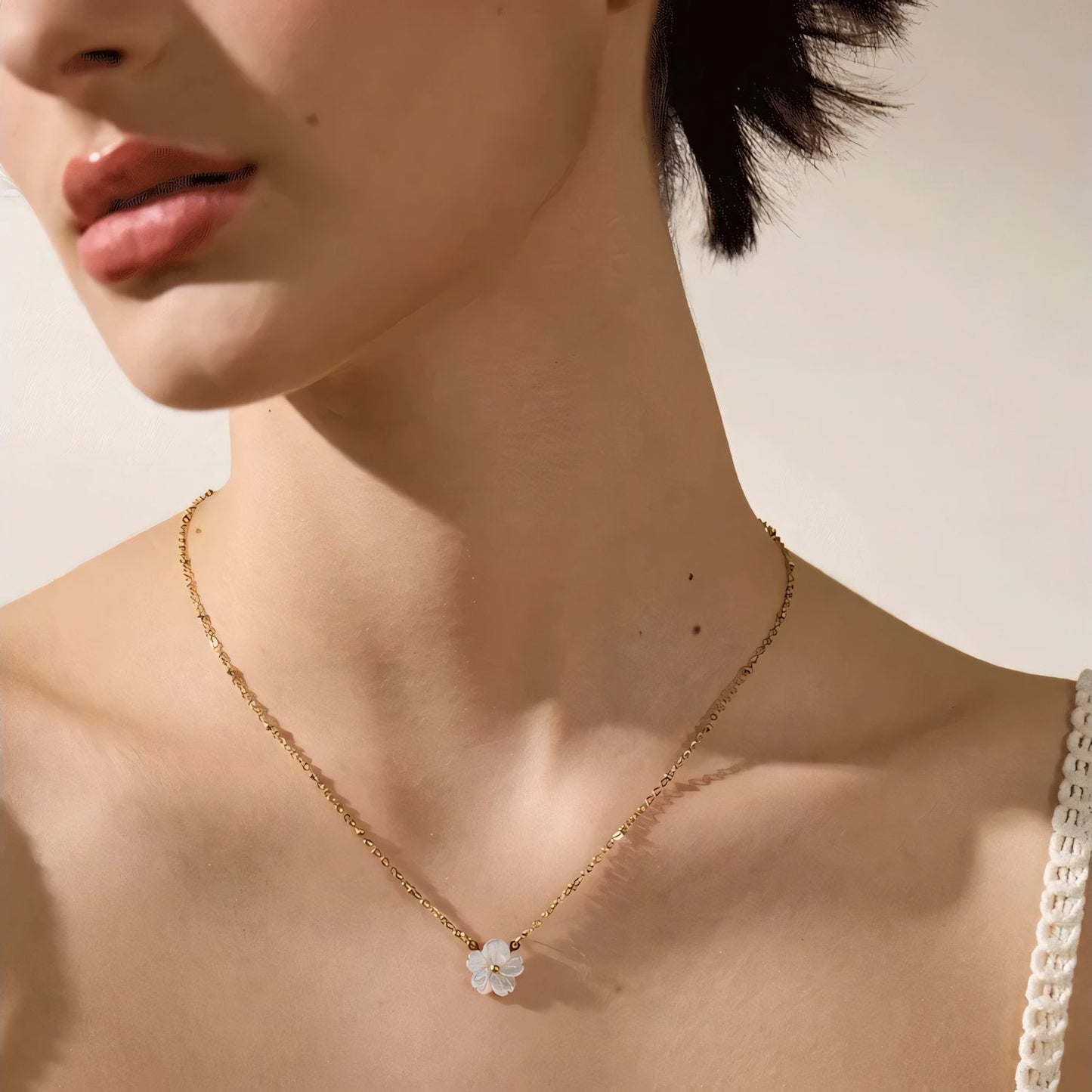 Delicate 18k White Flower Pendant Necklace - Halri