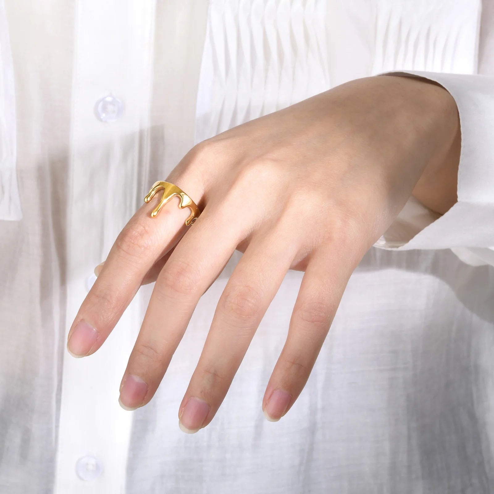 Simple 18k Gold Band Ring - Halri