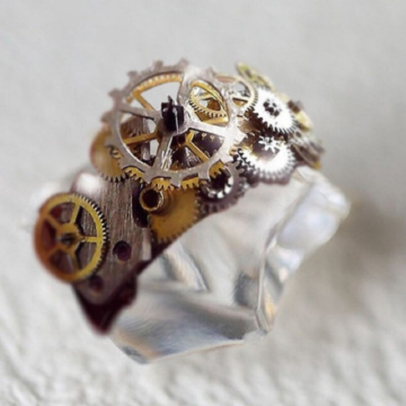 Unique Luxury Golden Automatic Ring