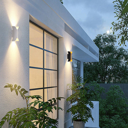 Stylish Metal Garden Wall Light - Halri