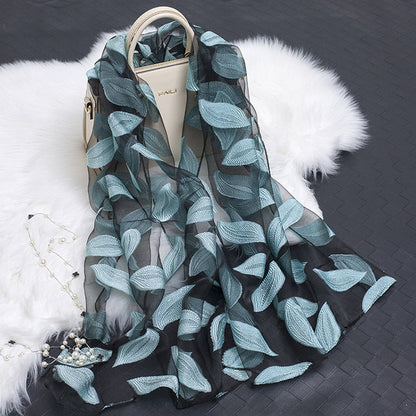 Elegant Lightweight Scarf with Floral Pattern