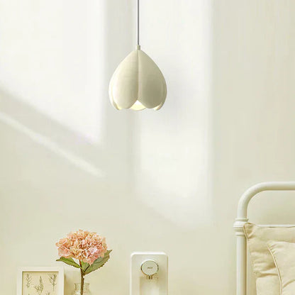 Soft Glow Floral Pendant Necklace - Halri