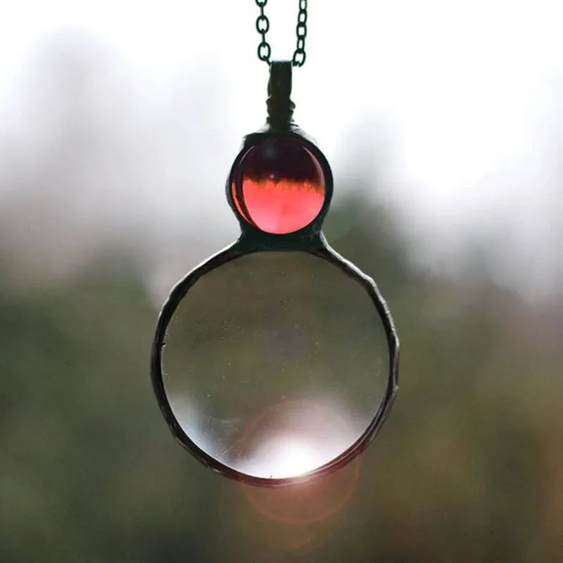 Pretty Magnifying Glass Pendant Necklace