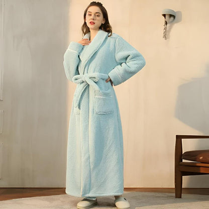 Soft Plush Robe for Cozy All Season Wear