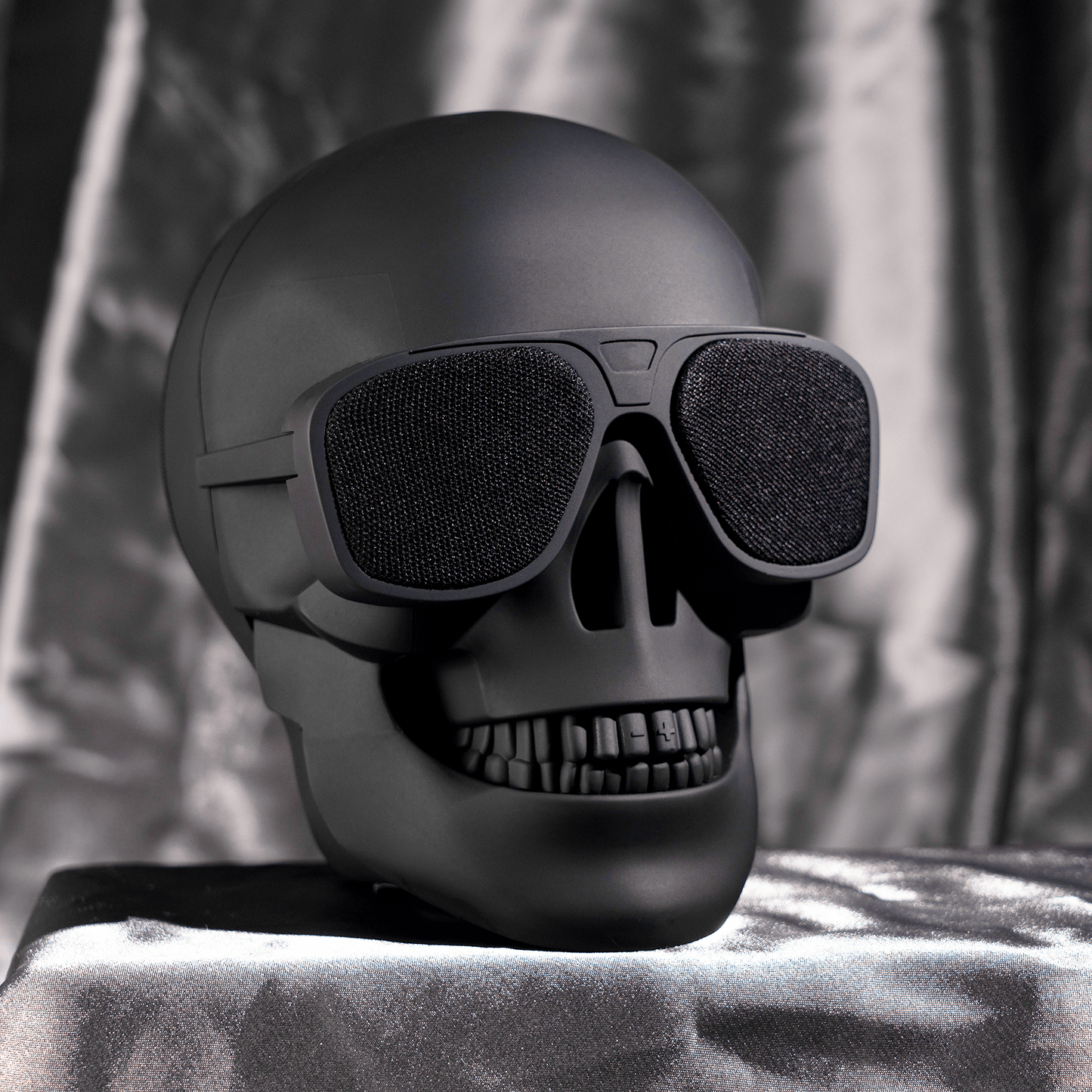 Edgy Black Wireless Speaker