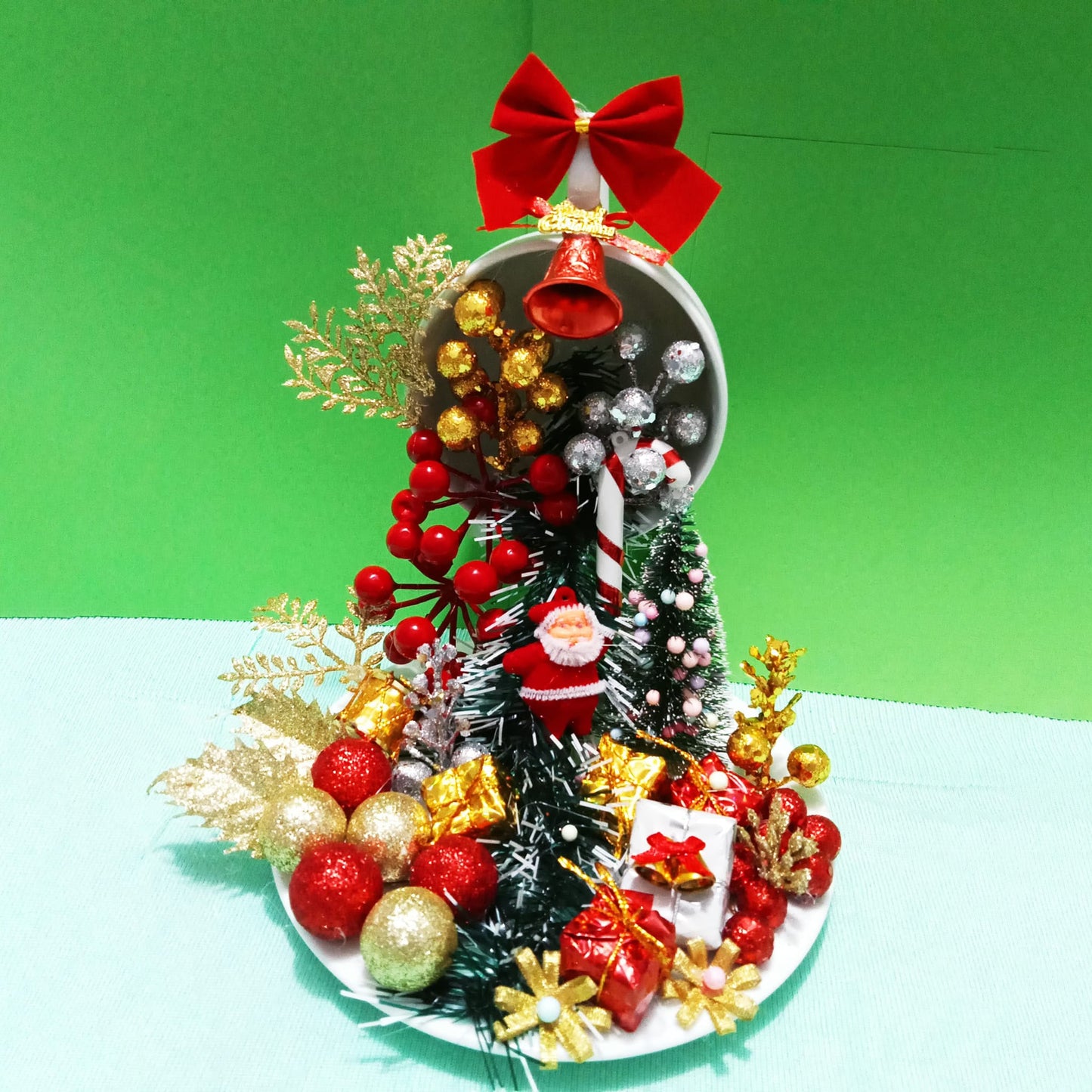 Festive Holiday Coffee Mugs - Halri