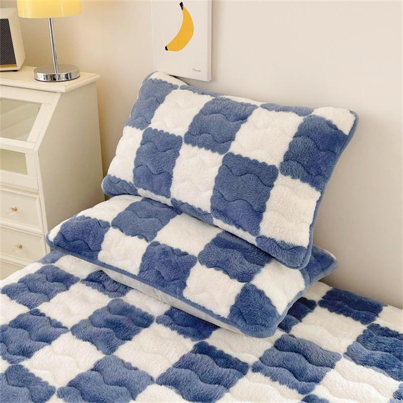 Soft Plush Flannel Blanket for All Seasons - Halri
