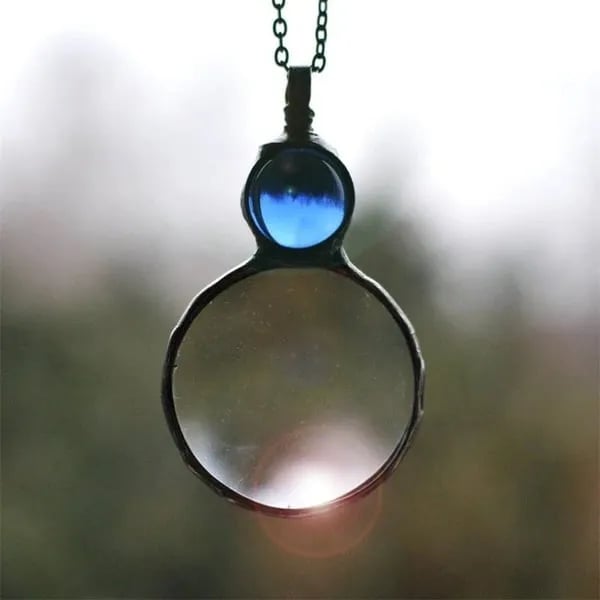 Pretty Magnifying Glass Pendant Necklace