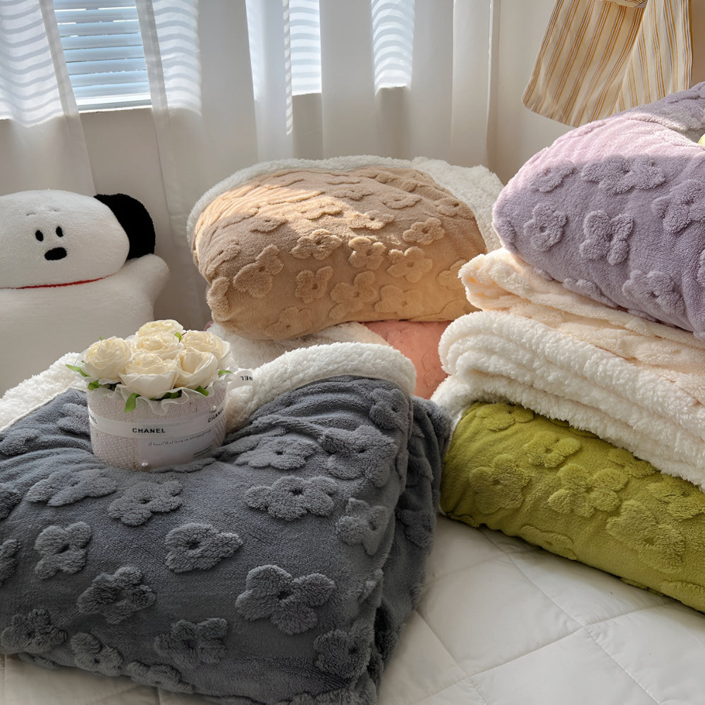 Cozy Plush Sherpa Blanket for All Seasons - Halri