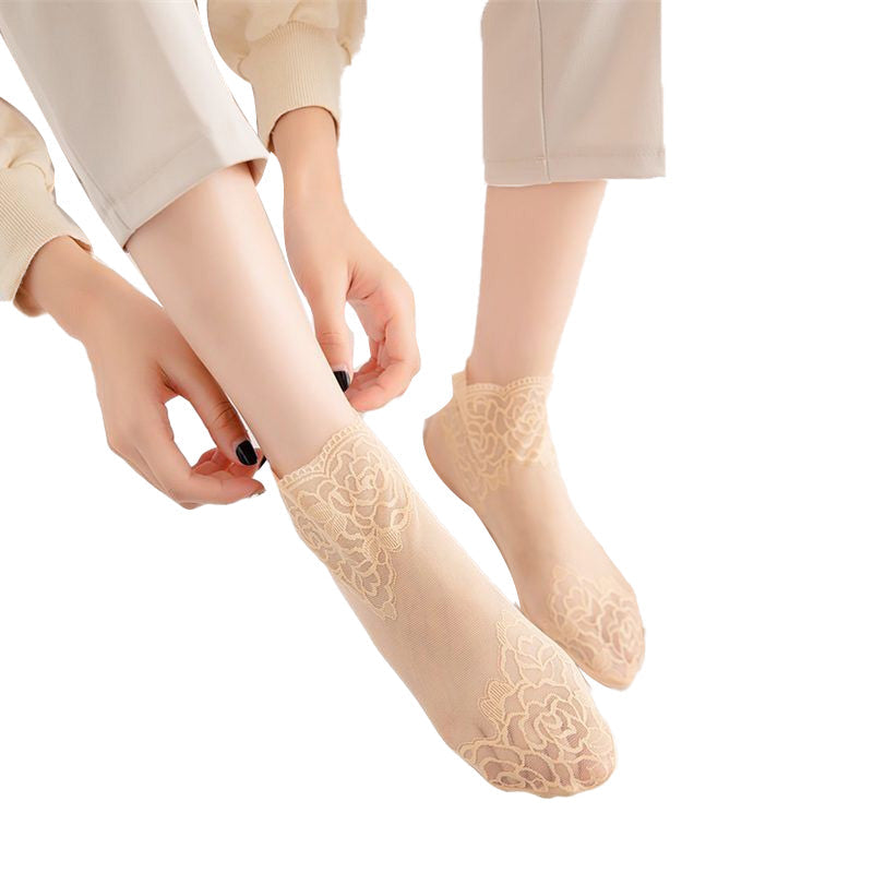 Chic Ladies' Delicate Lace Socks