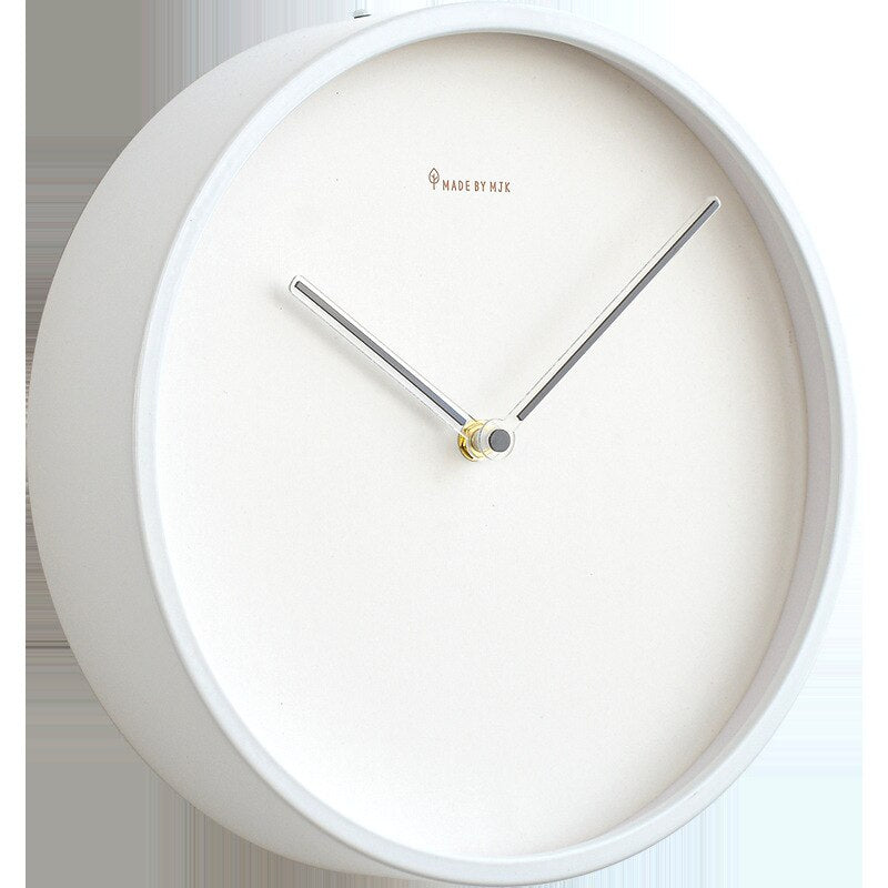 Simple Modern Wall Clock - Elegant Timepiece - Halri