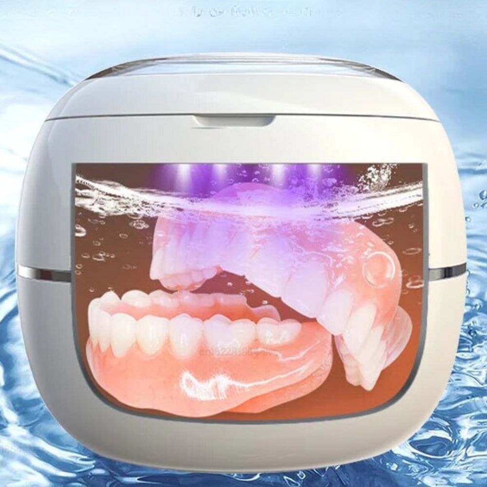 Compact Travel Denture Cleaning Device