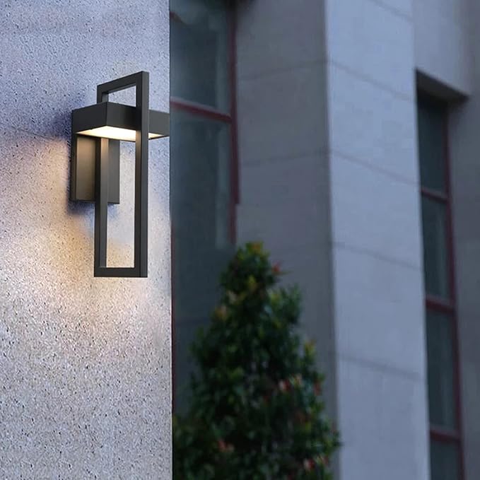 Contemporary LED Outdoor Wall Light - Halri