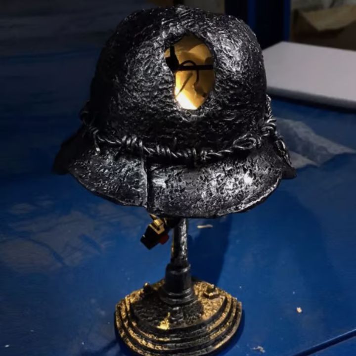 Retro Metal Helmet Desk Lamp – Classic Vintage Home Lighting