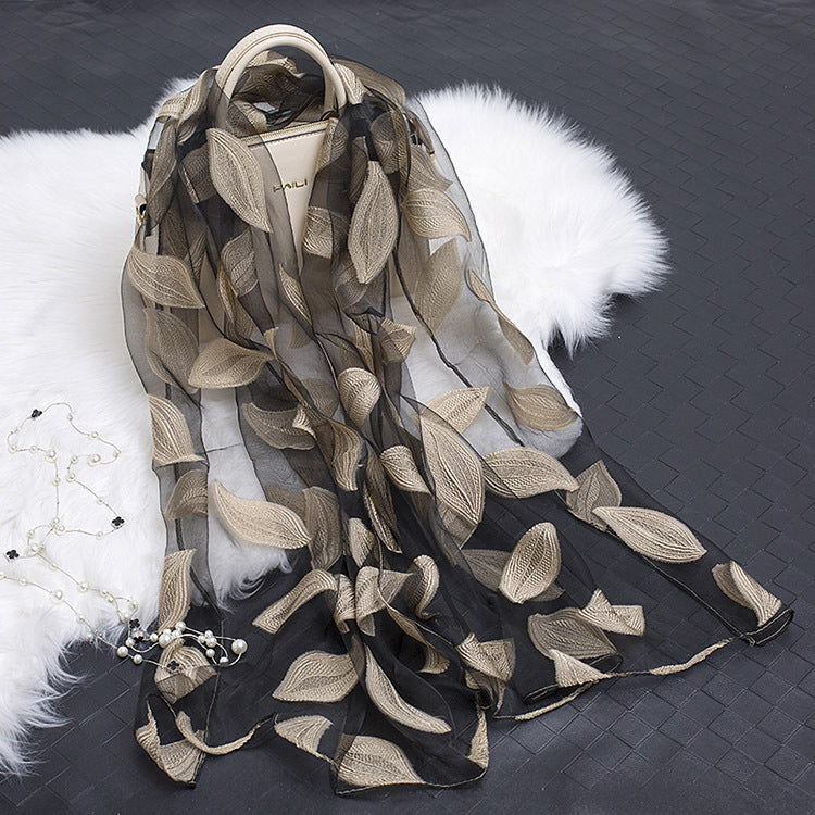 Elegant Lightweight Scarf with Floral Pattern