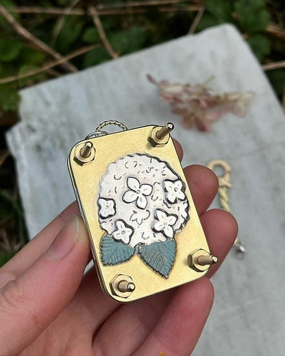 Small Floral Press Kit