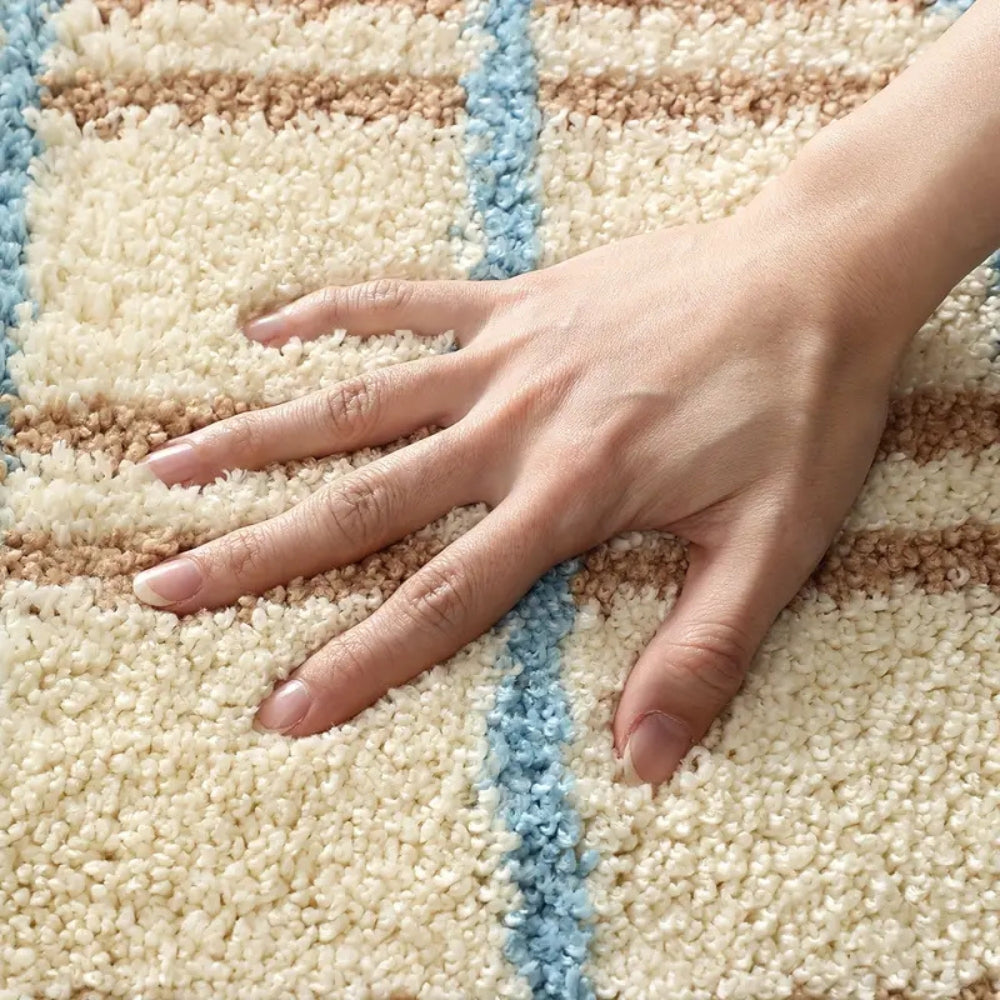 Comfortable Bathroom Mat – Grip Bottom, Plush & Fast Dry Rug