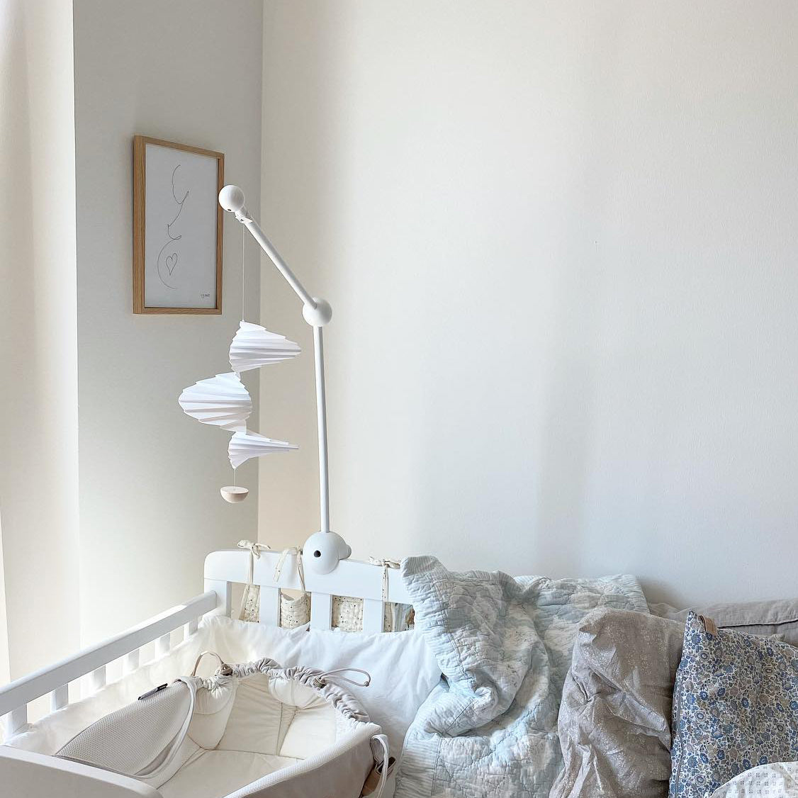 Sleek Baby Music Mobile