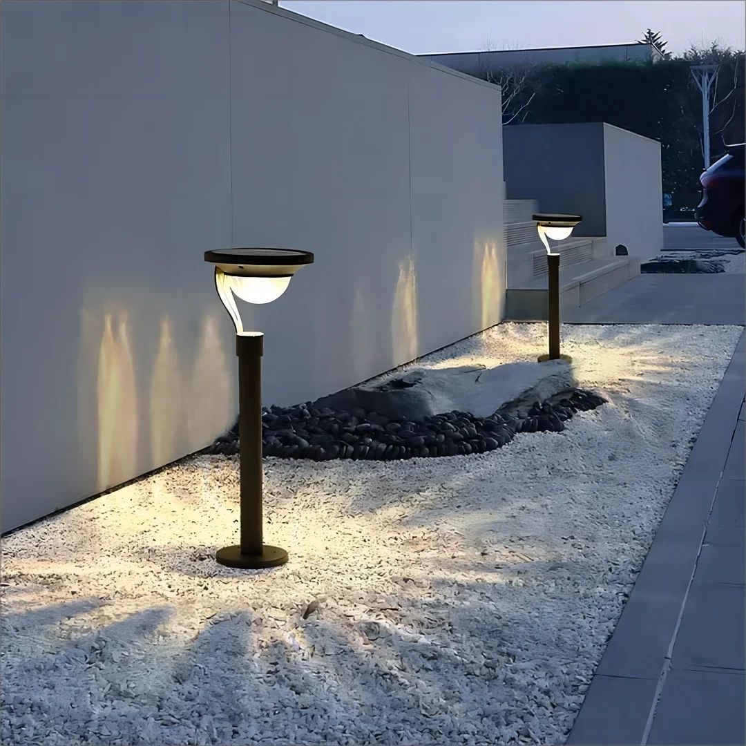 Bright Outdoor Solar Powered Garden Lamp - Halri