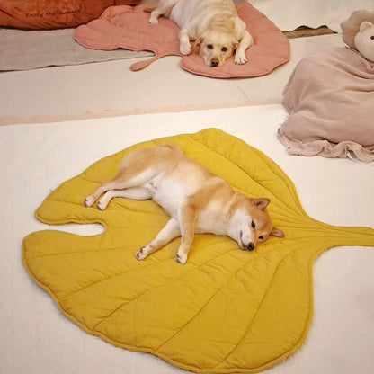 Soft Plush Leaf Dog Blanket - Halri