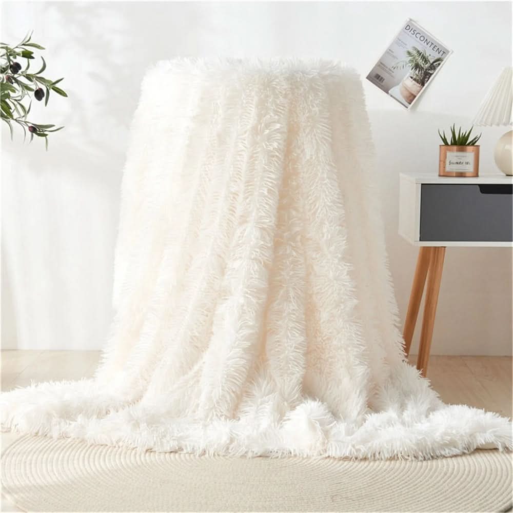Plush Faux Fur Blanket - Soft Fleece, Classic Design - Halri