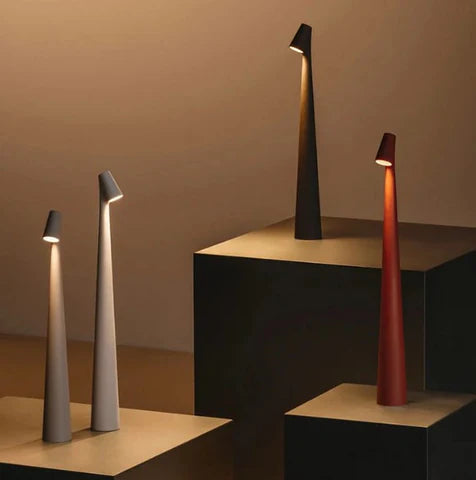 Sleek Simple Desk Lamp - Halri