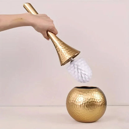 Elegant Gold Toilet Brush with Ergonomic Handle and Stylish Holder – Durable Bathroom Accessory for Modern Decor 2