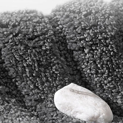 Plush Bathroom Mat - Soft, Absorbent, Grip Bottom