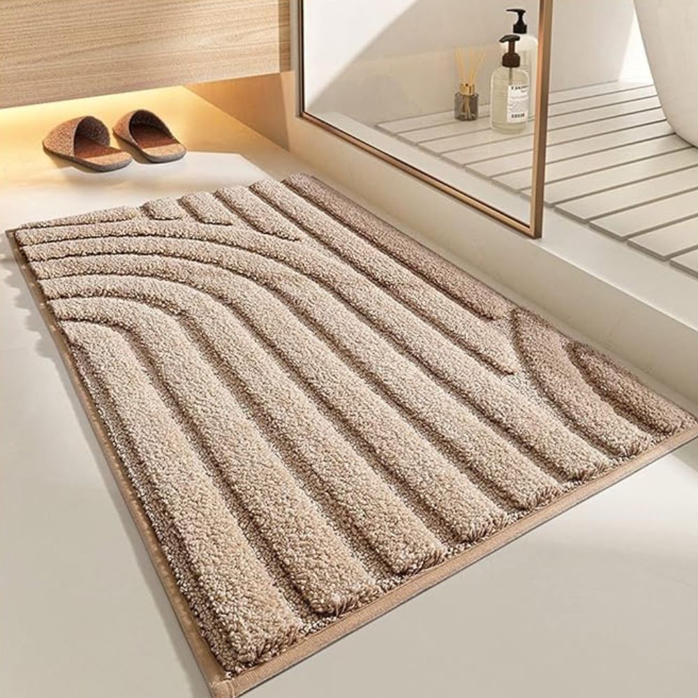 Plush Bathroom Mat - Soft, Absorbent, Grip Bottom