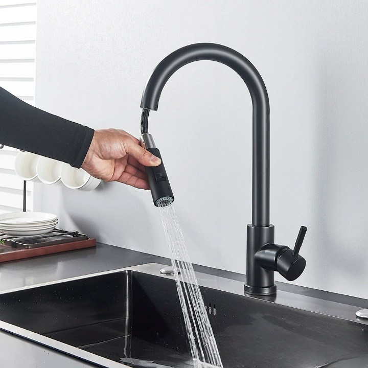 Easy Touch Kitchen Faucet with Pull-Out Spray Nozzle