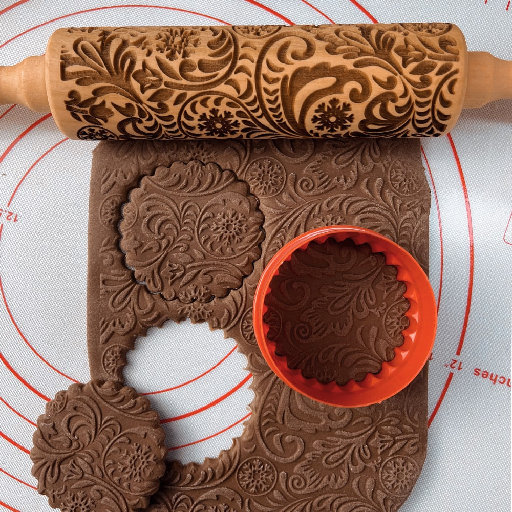 Classic Wooden Cookie Roller