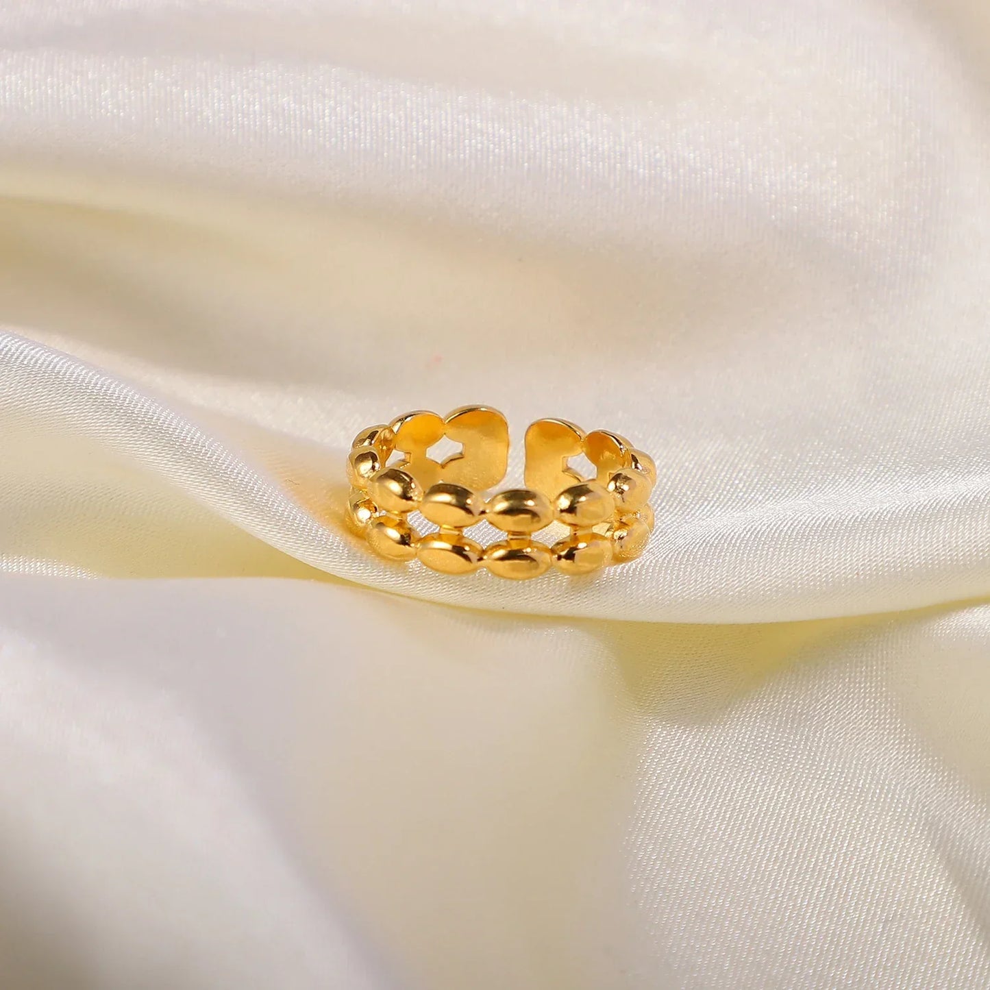 Luxury Gold Oval Bead Ring - Halri