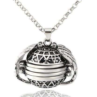 Vintage Wing Shaped Picture Pendant Necklace