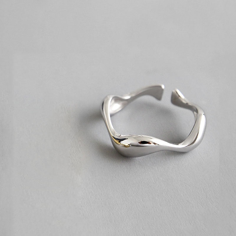 Unique Wave Adjustable Band Ring
