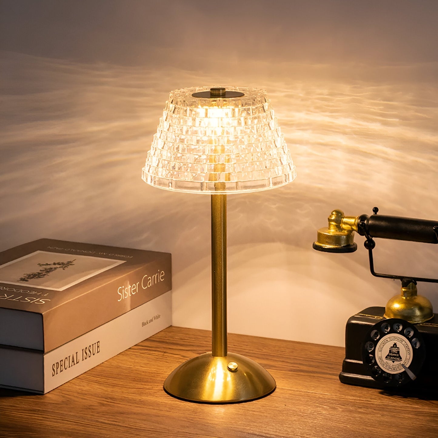 Classic Wireless Table Lamp with Traditional Style - Halri